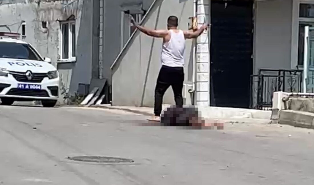 Kocaeli’nin Dilovası ilçesinde bir kadın, kocası tarafından sokak ortasında bıçaklanarak