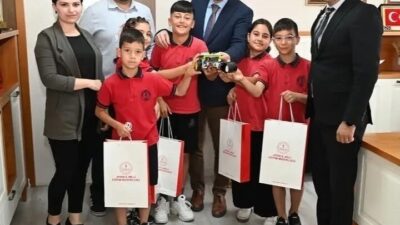 Koçarlı ilçesinde bulunan Atatürk İlkokulu’nda eğitim gören ilkokul öğrencileri, hazırladıkları