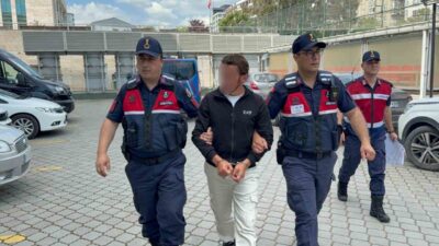 Samsun’un Canik ilçesinde yaşanan olayda, bir komşuluk anlaşmazlığı bıçakla sonuçlandı.