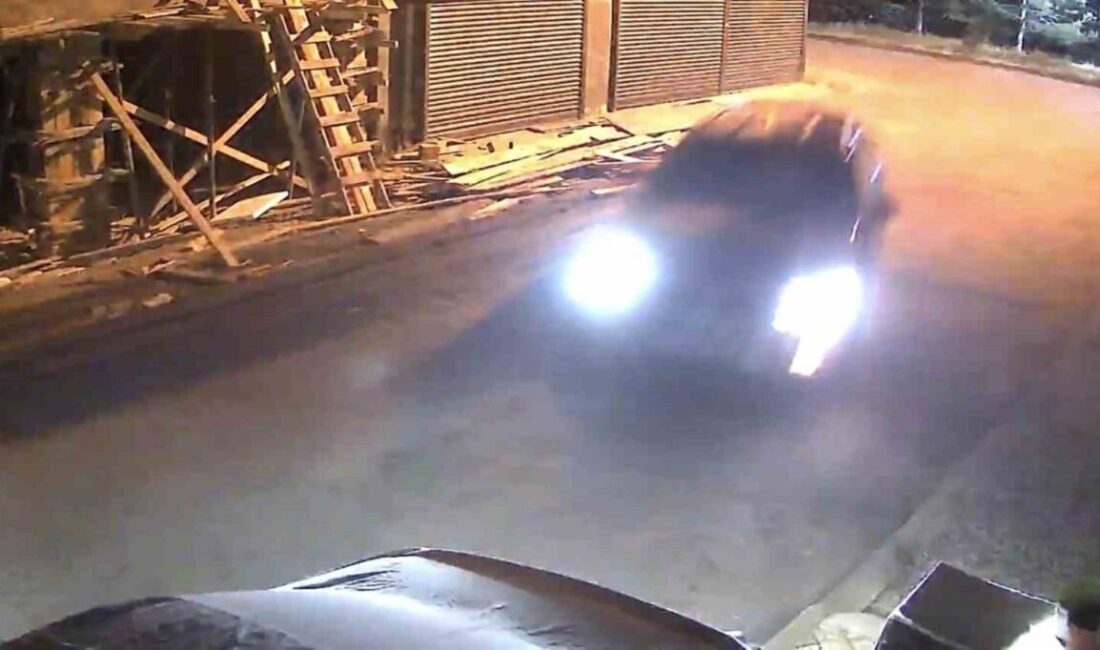 Eskişehir’de talihsiz bir kaza meydana geldi. Sürücüsünün direksiyon hakimiyetini kaybettiği