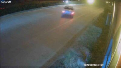 Bursa’nın İnegöl ilçesinde meydana gelen bir trafik kazasında, direksiyon kontrolünü