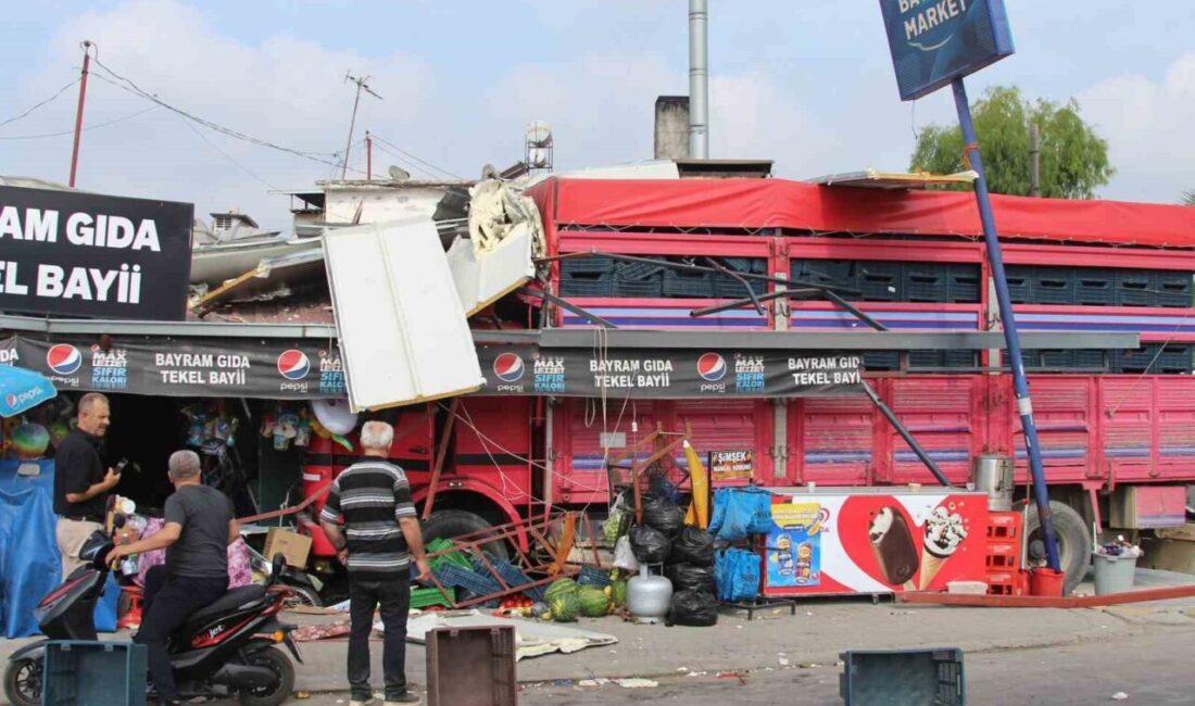 Adana’da bir kamyonun kontrolden çıkarak bir bakkala çarptığı kazada iş