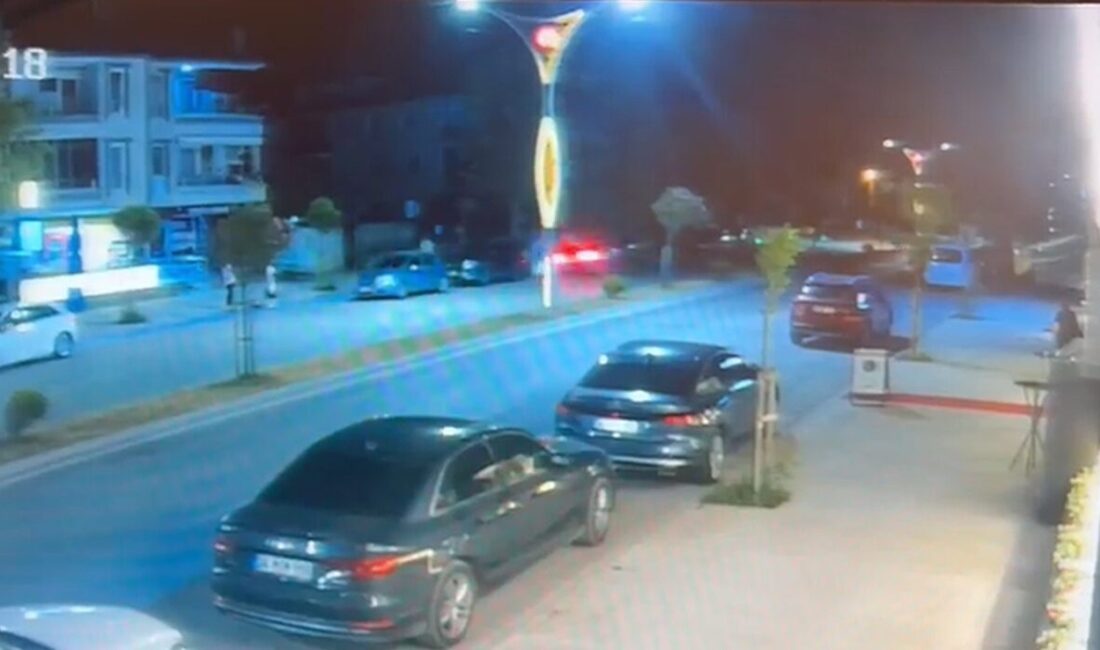 Sakarya’nın Karasu ilçesinde meydana gelen bir trafik kazasında sürücü direksiyon