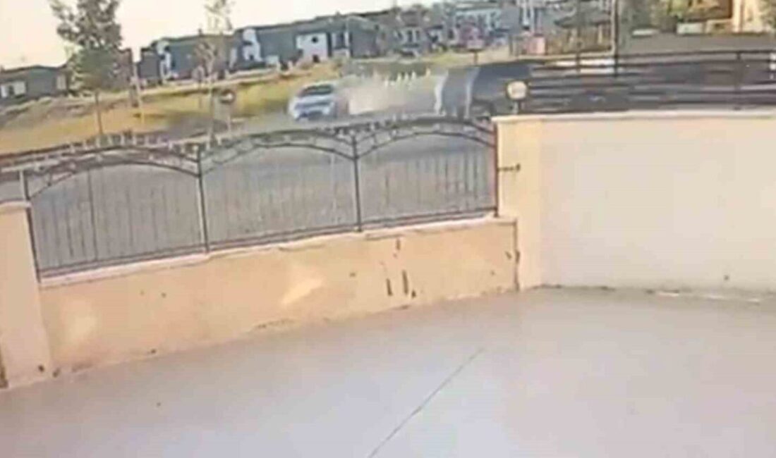 Sivas’ta bir otomobil kontrolden çıkarak, seyir halindeki 5 aracı neredeyse