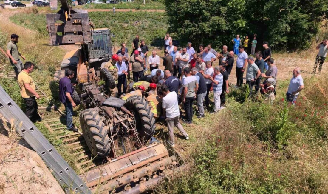 Bir traktörün Bursa’da köprüden aşağı düşmesi sonucu sıkışan sürücü, köy