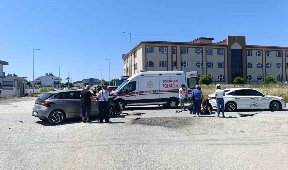Antalya’nın Manavgat ilçesinde kontrolsüz bir kavşakta meydana gelen trafik kazasında