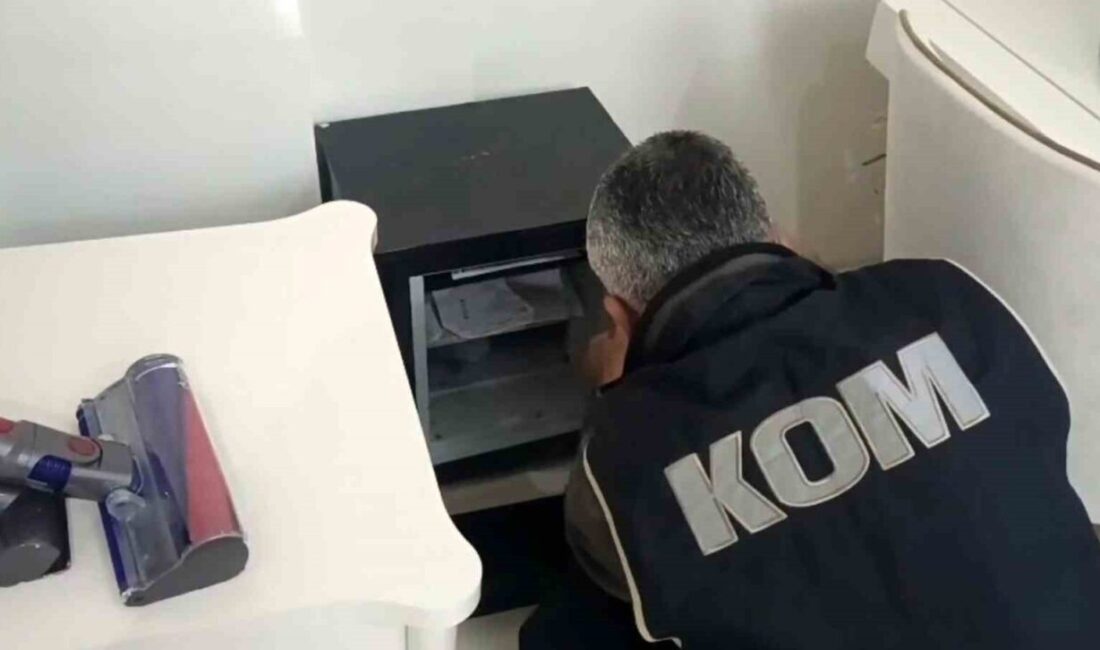 Konya polisinin düzenlediği operasyonlarda kaçakçılıkla suçlanan 15 kişi gözaltına alındı.