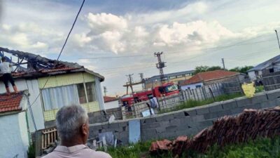 Kulu ilçesinde bulunan bir evin çatısında meydana gelen yangın, çevre