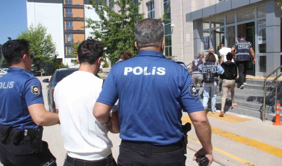 Beyşehir ve Seydişehir ilçelerinde kuyumcuları sahte gram altınlarla kandırmaya çalıştıkları