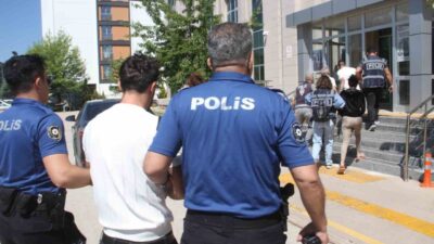 Beyşehir ve Seydişehir ilçelerinde kuyumcuları sahte gram altınlarla kandırmaya çalıştıkları
