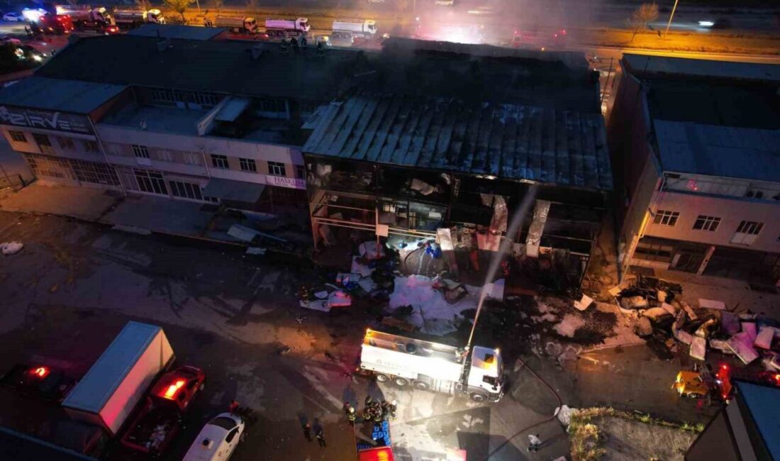 Konya’nın Karatay ilçesinde bir mobilya fabrikasının deposunda meydana gelen yangın,