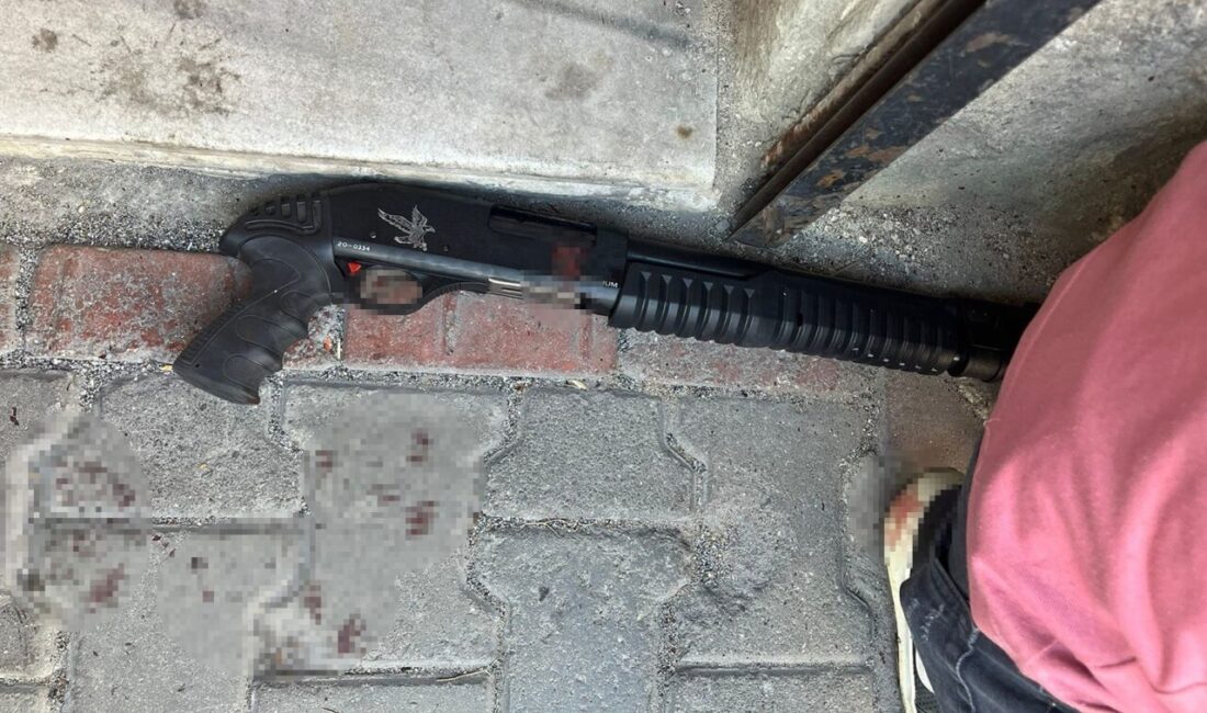 Kula ilçesinde husumet bulunan iki kişi arasındaki anlaşmazlık, pompalı tüfekle
