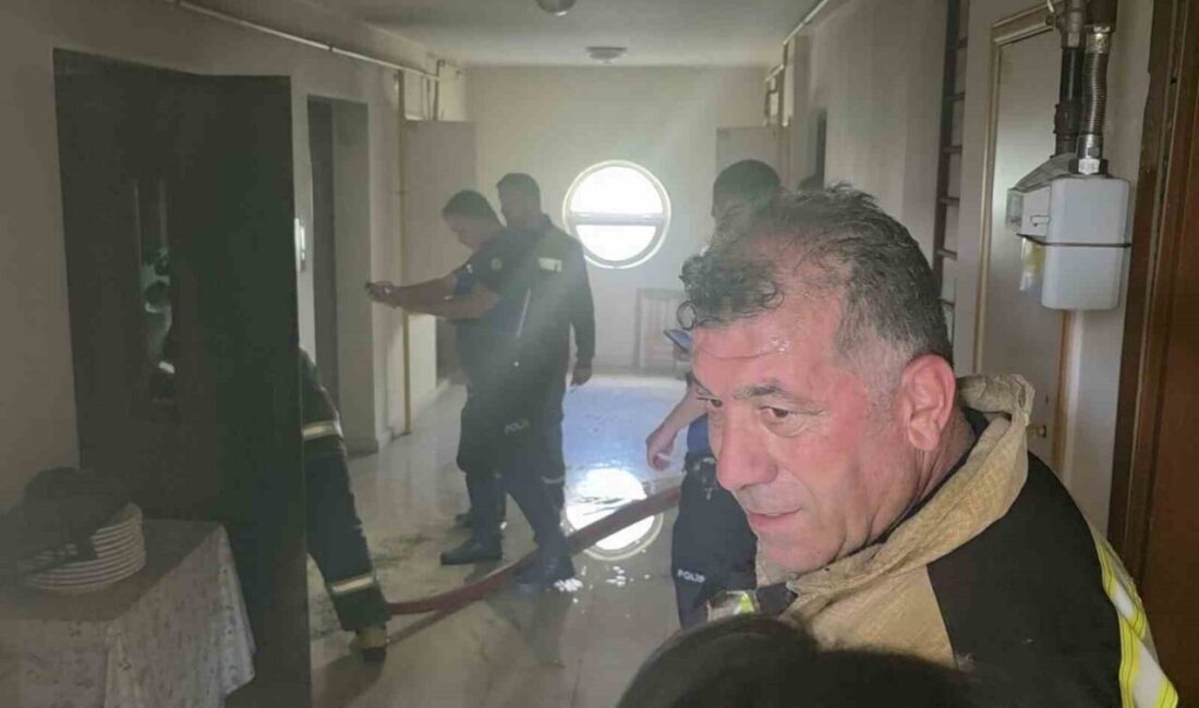 Kütahya’da bulunan bir apartmanın asansör dairesinde meydana gelen yangın, paniğe