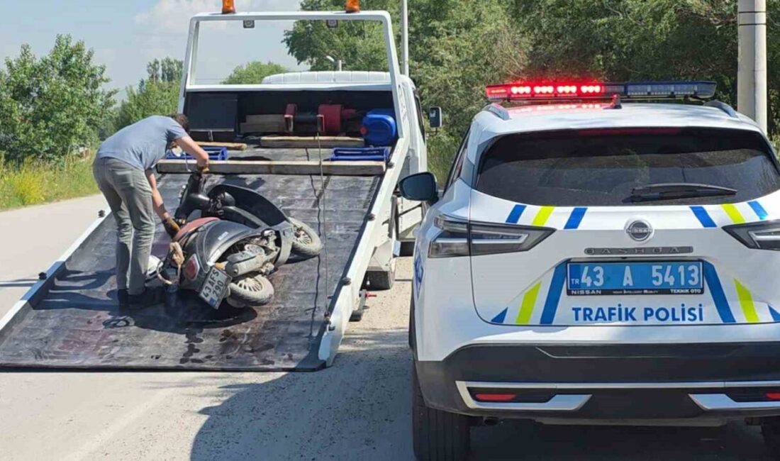 Kütahya’da yaşanan kaza sonucunda, bir otomobil ile bir motosikletin çarpışması