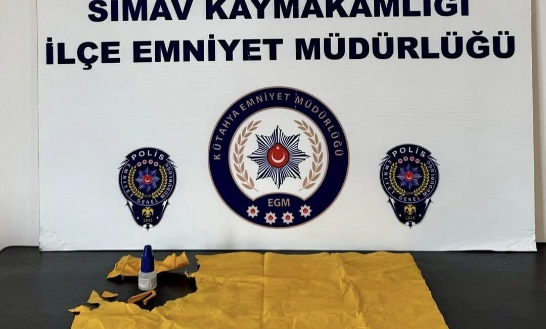 Kütahya’nın Simav ilçesinde polis ekipleri tarafından gerçekleştirilen operasyonda 2 şüpheli