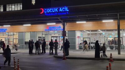 Kütahya’daki bir ortaokulda gerçekleşen etkinlik sırasında yedikleri yemeğin ardından rahatsızlanan