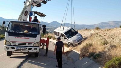 Mersin’in Mut ilçesinde meydana gelen trafik kazasında, araç içerisinde bulunan