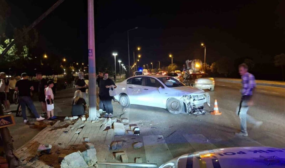 Bursa’nın Osmangazi ilçesinde iddiaya göre bir otomobil, makas atarak ilerlerken
