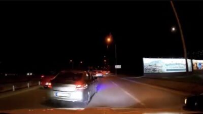 Bursa’da bir sürücü, Mudanya Bulvarı’nda makas atarak ilerlerken bir aracın