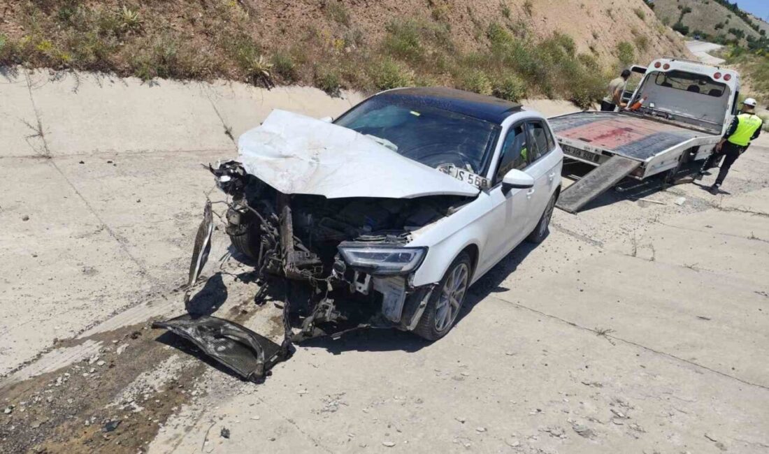 Malatya’nın Hekimhan ilçesinde meydana gelen trafik kazasında 2 aracın çarpışması