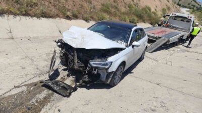 Malatya’nın Hekimhan ilçesinde meydana gelen trafik kazasında 2 aracın çarpışması