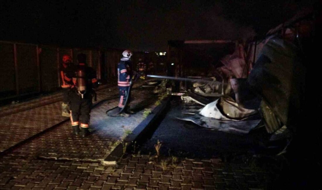 Malatya’da, avukatların iş yaptığı konteyner ofislerinin bulunduğu bölgede çıkan yangın