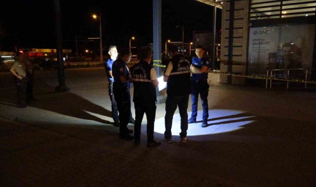 Malatya’daki bir alışveriş merkezinin otoparkında gerçekleşen silahlı saldırıda bir kişi