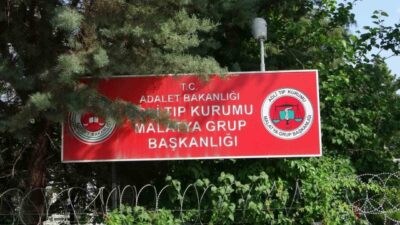 Malatya’nın Doğanşehir ilçesinde meydana gelen bir kazada traktör devrilerek sürücüsü