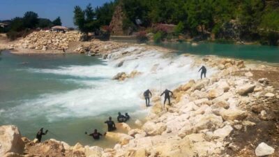 Manavgat ilçesinde Alara Çayı’nda kaybolan genci bulmak için yapılan arama