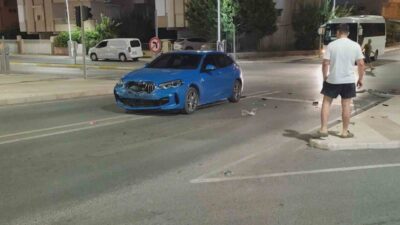Manavgat ilçesinde meydana gelen trafik kazasında iki aracın çarpışması sonucu