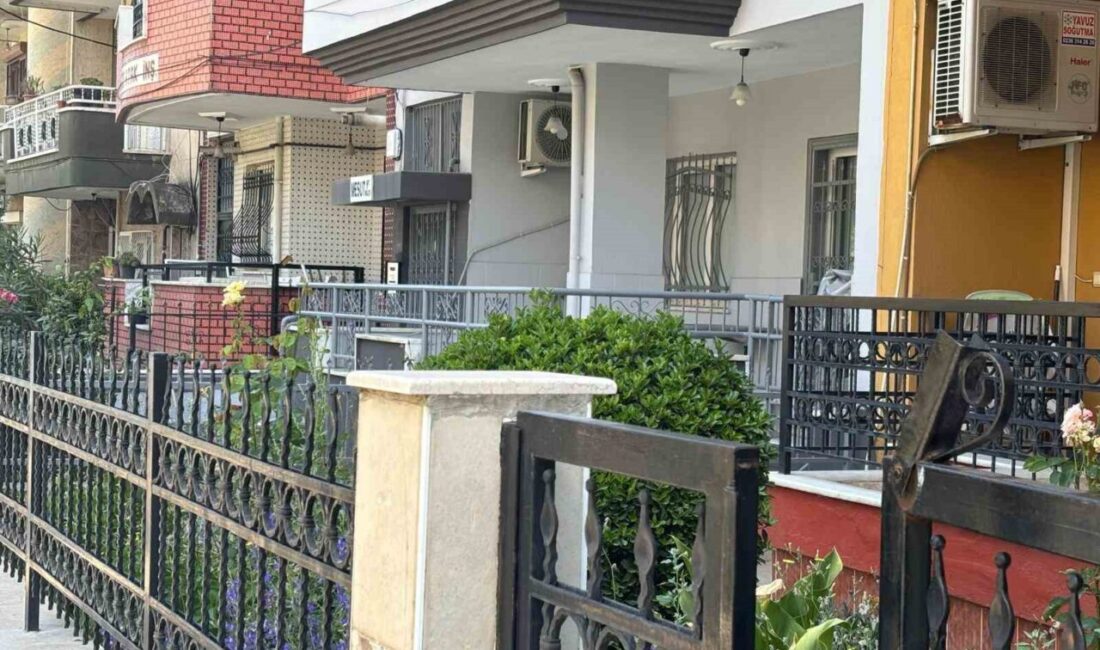 Manisa’nın Turgutlu ilçesinde, boşanma sürecinde olan eşini tabancayla öldüren bir