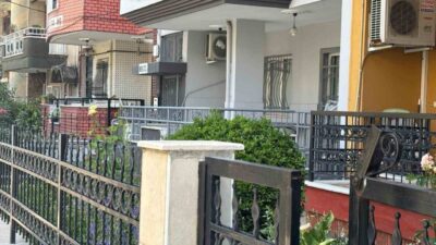 Manisa’nın Turgutlu ilçesinde, boşanma sürecinde olan eşini tabancayla öldüren bir
