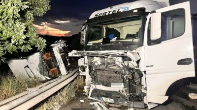 Manisa’nın Kula ilçesinde meydana gelen trafik kazasında, kontrolü kaybeden bir