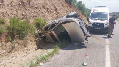 Manisa’nın Salihli ilçesinde bir otomobilin kontrolden çıkarak takla atması sonucu
