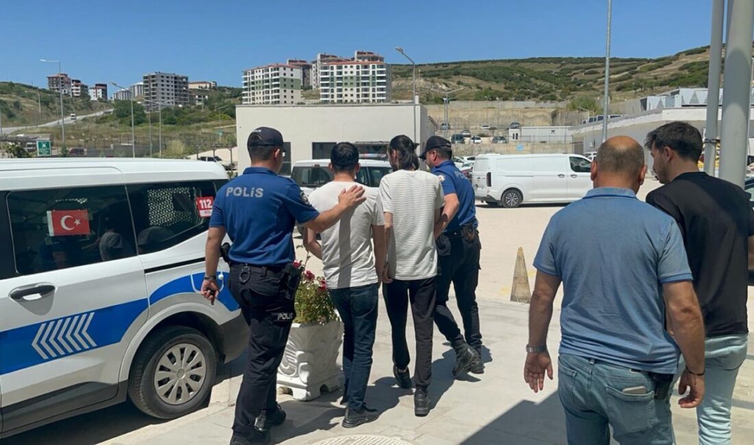 Manisa’nın Kula ilçesinde kahvehane önünde meydana gelen olayda 2 kişi