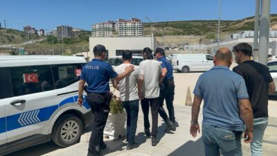 Manisa’nın Kula ilçesinde kahvehane önünde meydana gelen olayda 2 kişi