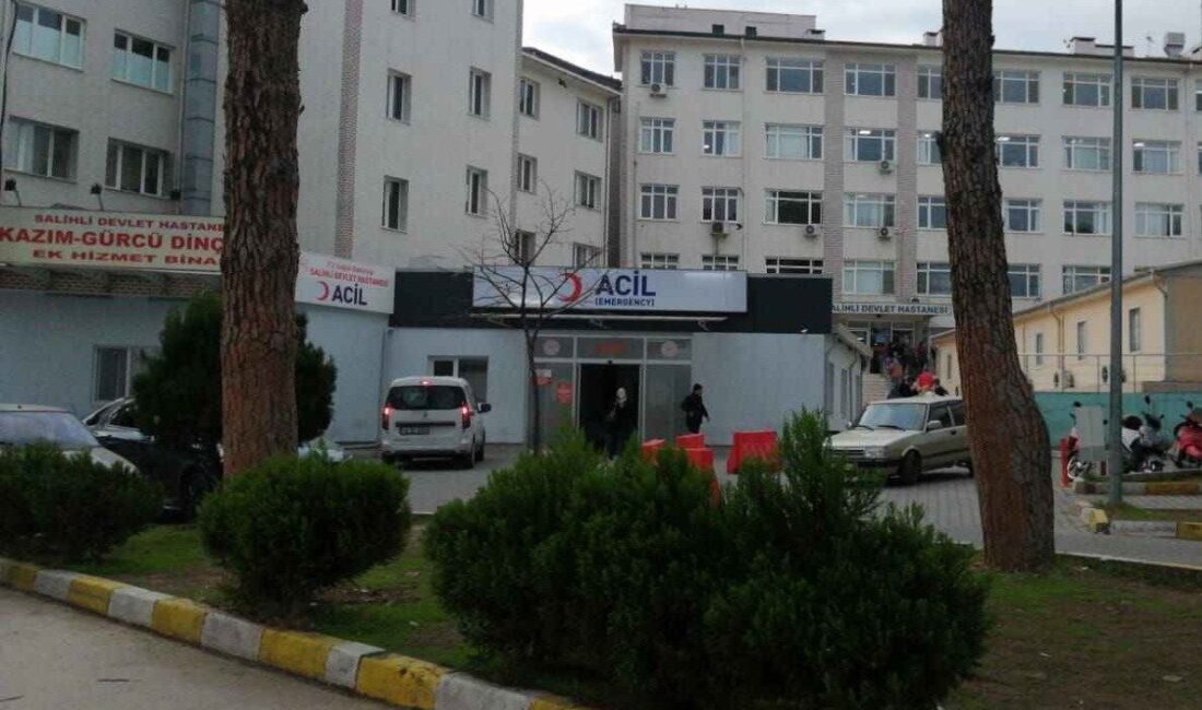 Manisa’nın Salihli ilçesinde meydana gelen silahlı kavgada bir kişi yaralanırken,