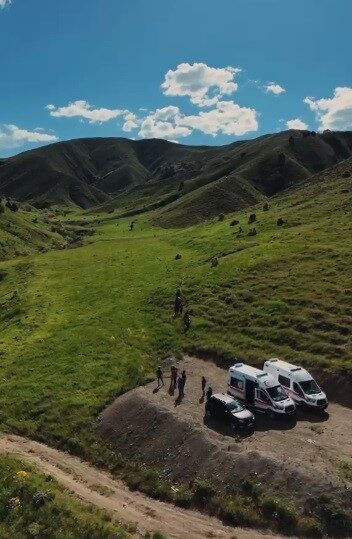 Tunceli ilinde mantar toplamak için araziye giden 3 kişi, bir