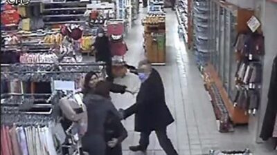 Kocaeli’nin Derince ilçesinde bir adamın trafik kazasında hayatını kaybeden oğlunu