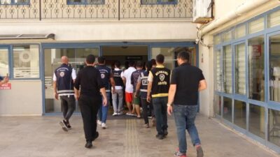 Marmaris ilçesinde yapılan operasyonda düzensiz göçmen yasa dışı yollarla yurt