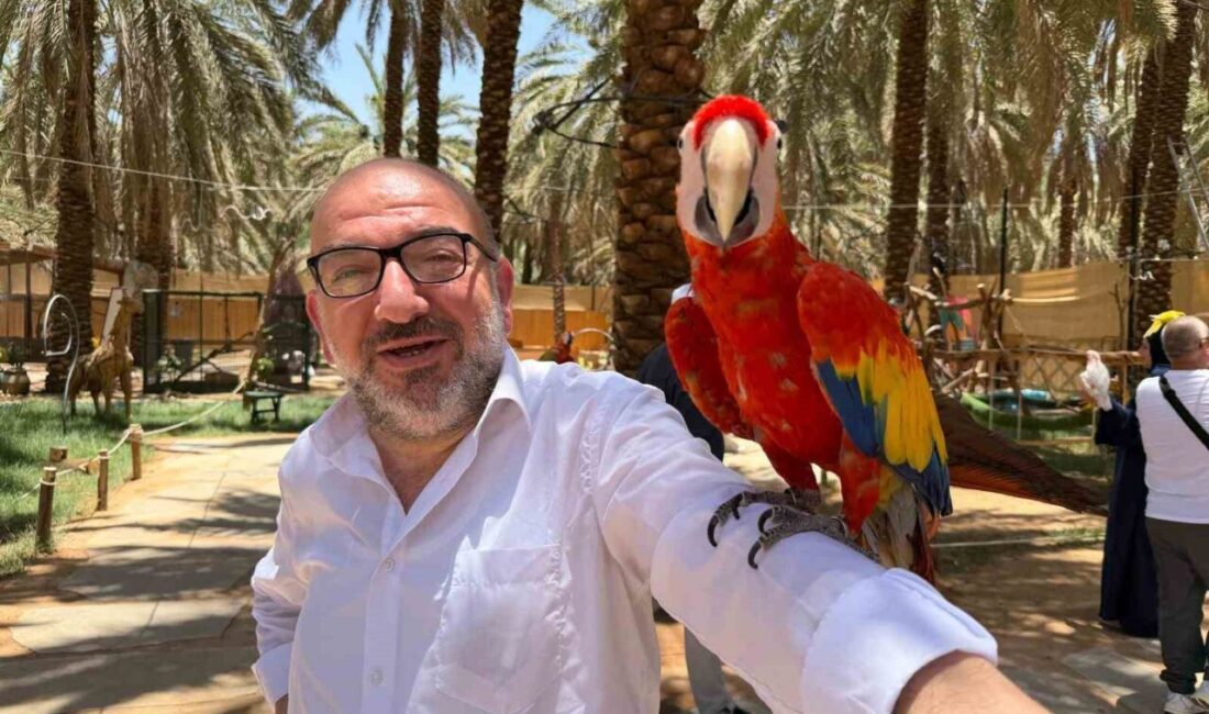 Medine’de hurma bahçelerini ziyaret eden hacı ve umreciler, Küba mescidi