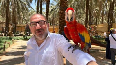 Medine’de hurma bahçelerini ziyaret eden hacı ve umreciler, Küba mescidi