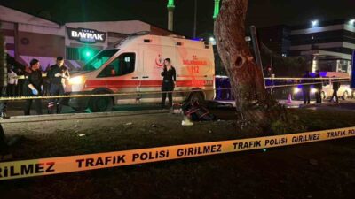 Mersin’de meydana gelen bir olayda refüjde bekleyen yayalara çarparak 4