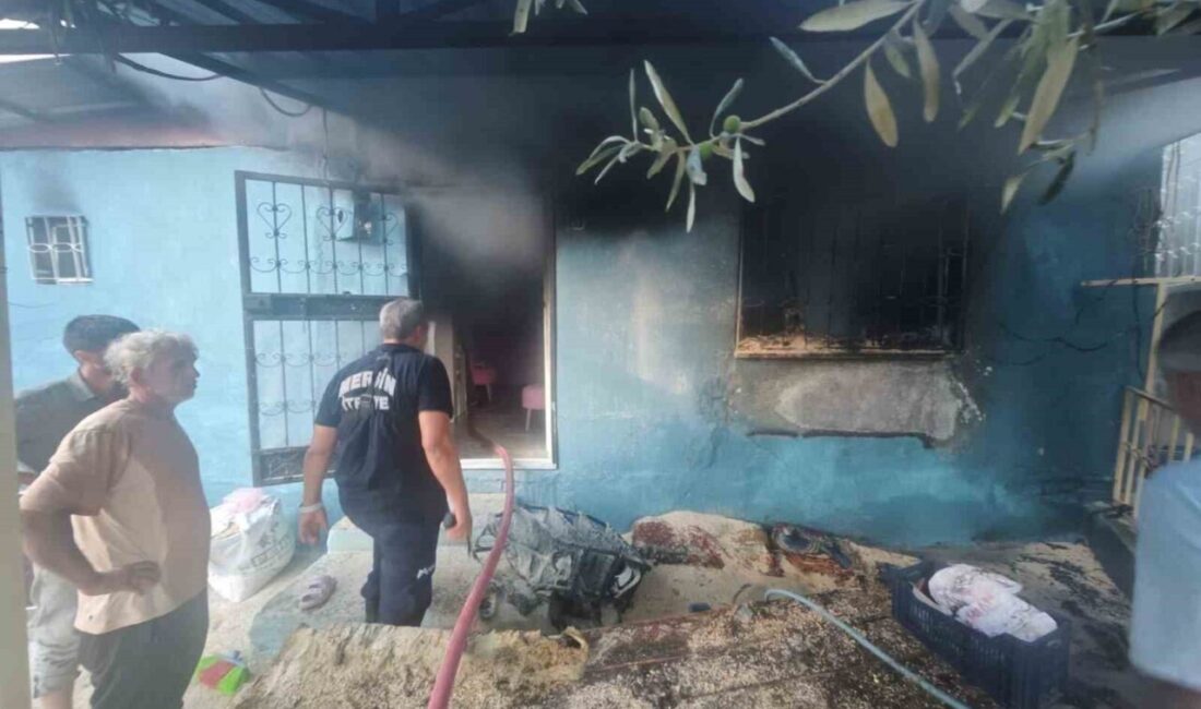 Mut ilçesindeki bir evde meydana gelen yangın, mahalle sakinlerine korku