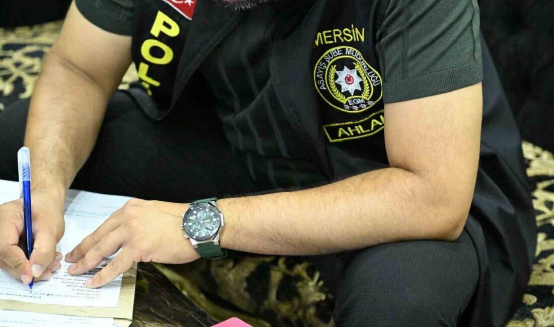 Mersin’de polis ekipleri tarafından gerçekleştirilen denetimlerde, kent genelinde bulunan hamam,