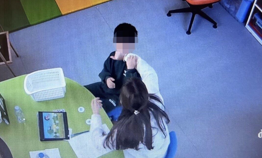 Mersin’de 5 yaşındaki otizmli bir çocuğa şiddet uyguladığı iddiasıyla tutuklu