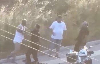 Mersin’de, yasaklı madde bulundurdukları şüphesiyle üst araması yapılması istenen ve