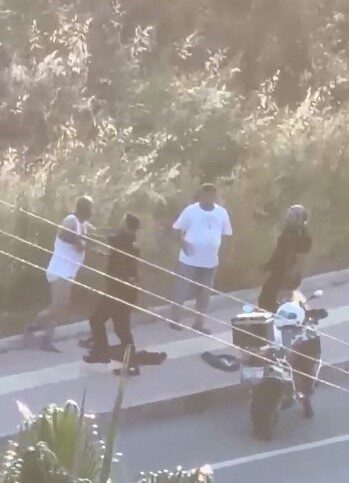Mersin’de, yasaklı madde bulundurdukları şüphesiyle üst araması yapılması istenen ve