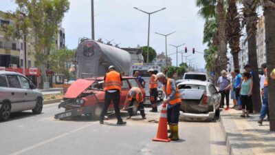Silifke ilçesinde meydana gelen zincirleme kaza sonucunda bir kişi yaralanırken,