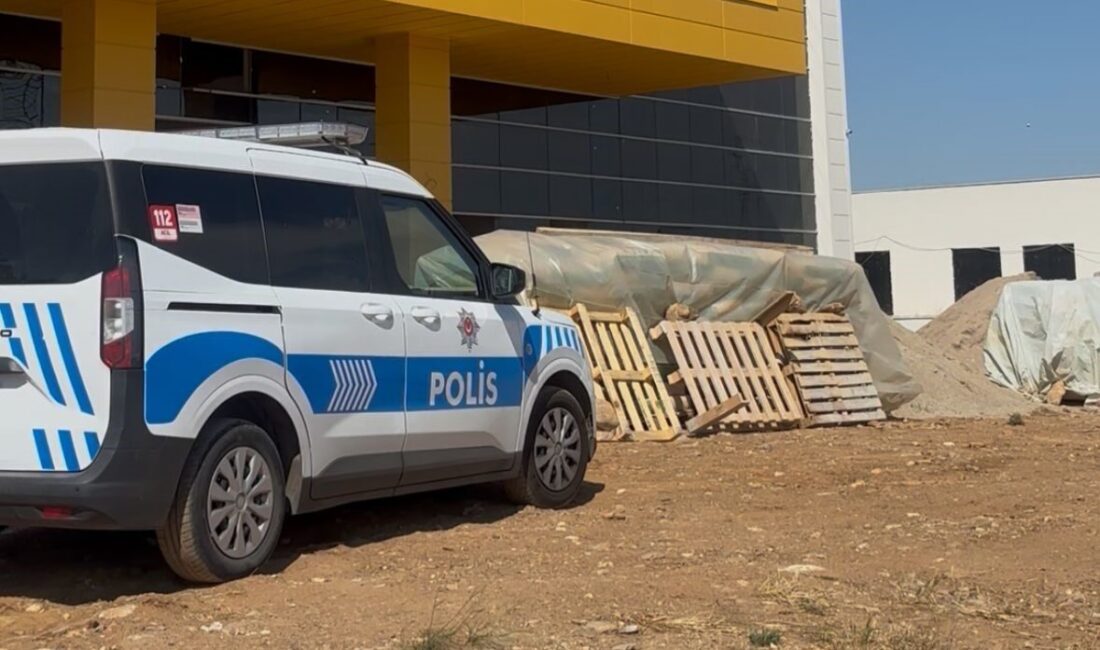 Aydın’da bir inşaattan düşen işçi ağır yaralandı ve hastaneye kaldırıldı.